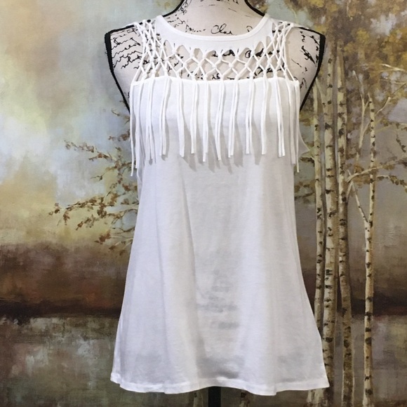 Rock & Republic Tops - NWOT ROCK & REPUBLIC Cut & Tied Tee